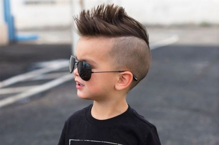 Tóc vuốt mái Faux Hawk